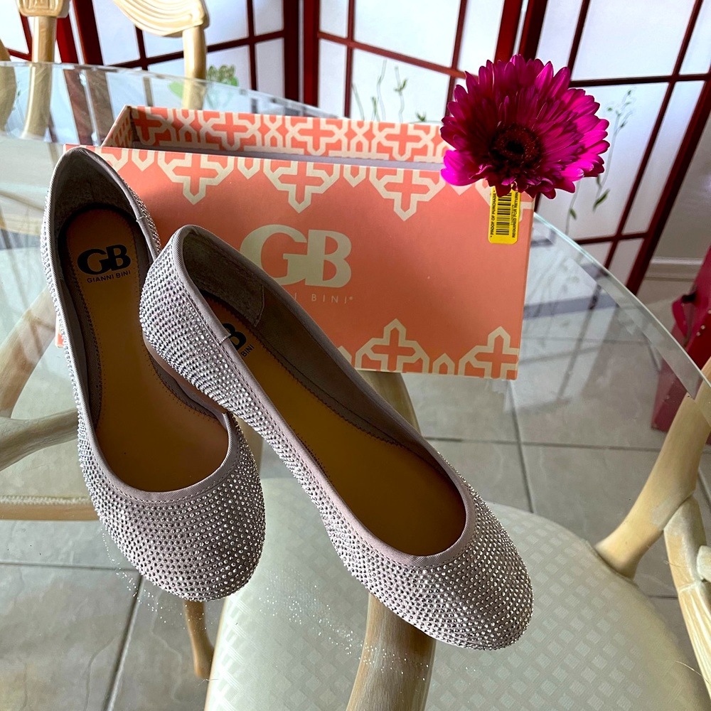 Sparkling Silver Studded Flats, like new.